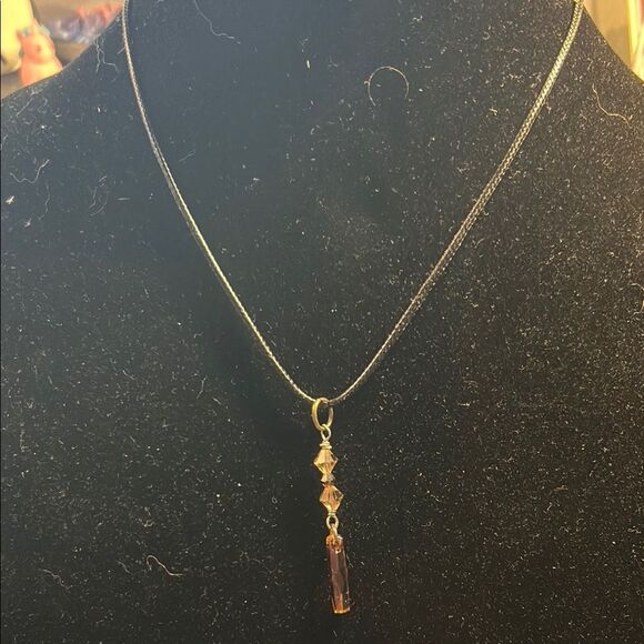 Elegant Gold and Brown Pendant Necklace - Picture 1 of 3